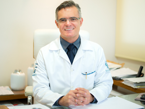 Médico: Dr. Wanderbilt Duarte de Barros Neto